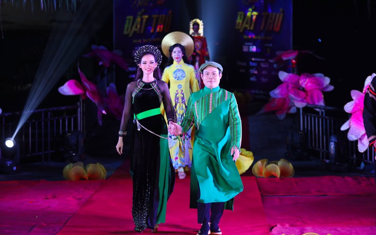 Đêm tiệc thời trang “Bản sắc đất thủ” tôn vinh bản sắc văn hoá Việt