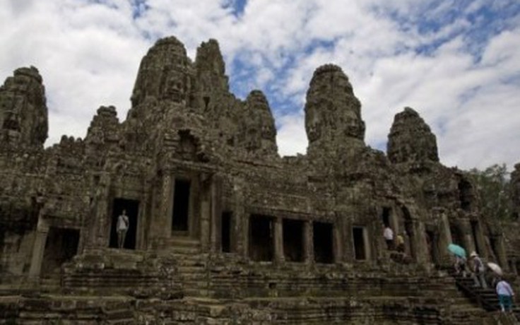 Campuchia trục xuất ba du khách Pháp chụp ảnh khỏa thân ở đền Angkor