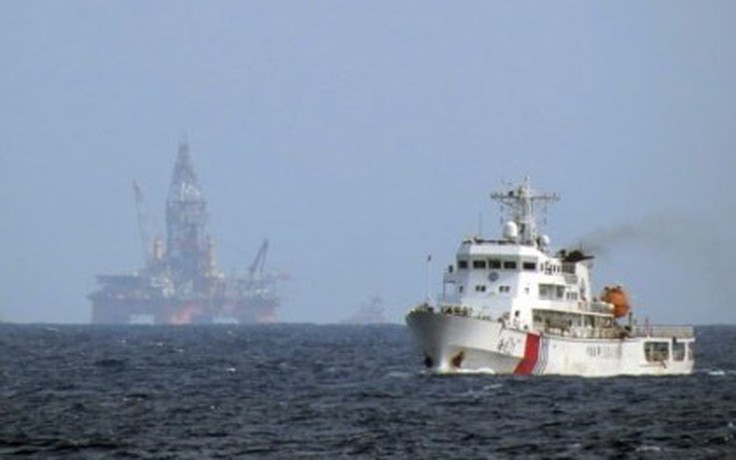 Trung Quốc đóng giàn khoan mới Hải Dương-982 đưa xuống Biển Đông