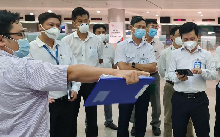 TP.HCM: Triển khai lấy mẫu test nhanh giám sát biến chủng Omicron tại sân bay Tân Sơn Nhất