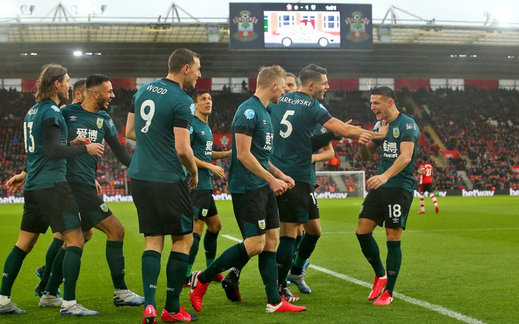 Ngoại hạng Anh: Đánh bại Southampton, Burnley trở lại nhóm tranh suất dự cúp châu Âu