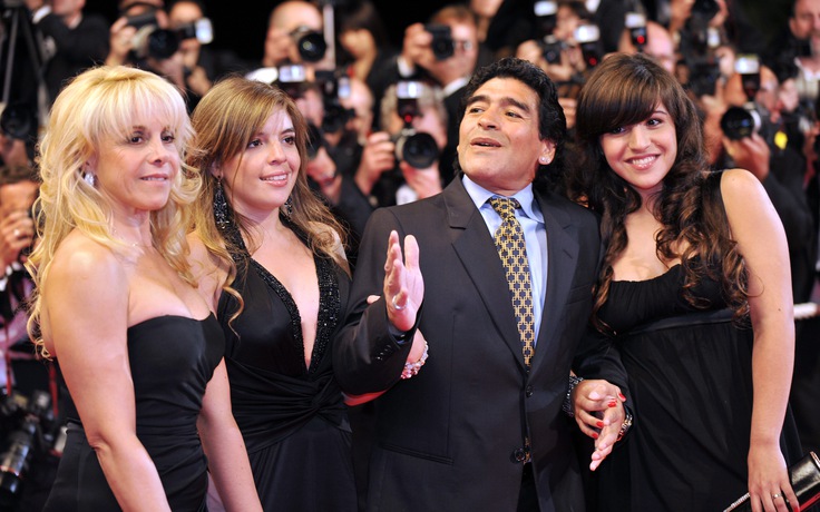 ‘Nội chiến’ giữa các con Maradona chực chờ bùng nổ vì tranh chấp tài sản