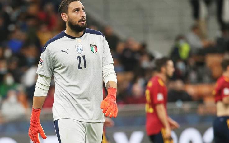 HLV Mancini phản ứng CĐV Ý la ó thủ môn Donnarumma