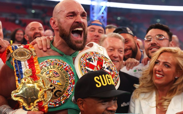 Tyson Fury hạ knock-out Dillian Whyte bảo vệ thành công đai vô địch WBC