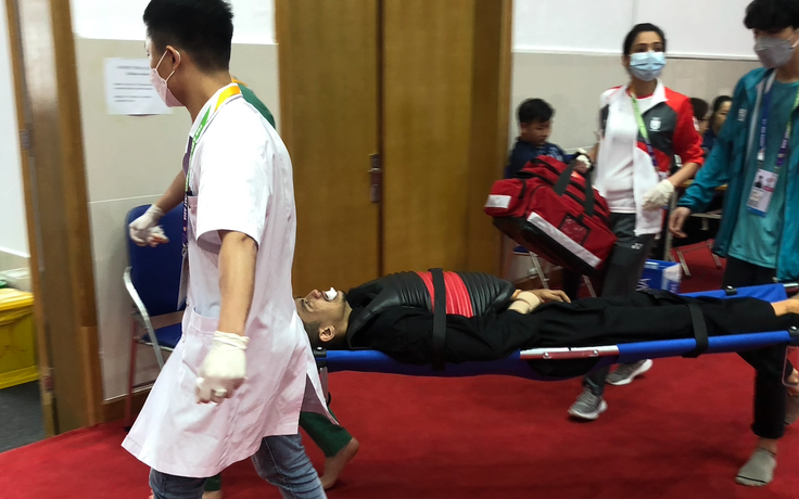 Hy hữu võ sĩ đi cấp cứu vẫn đoạt HCV pencak silat