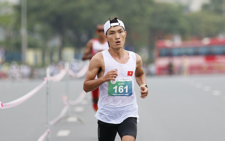 ‘Vua leo núi’ Bà Rá đoạt HCV marathon SEA Games đầu tiên cho Việt Nam
