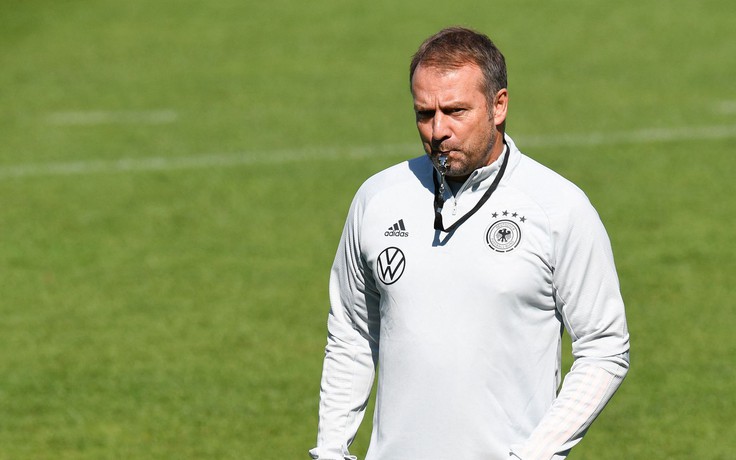 HLV Hansi Flick sắp công bố danh sách tuyển Đức dự World Cup, đau đầu hàng công
