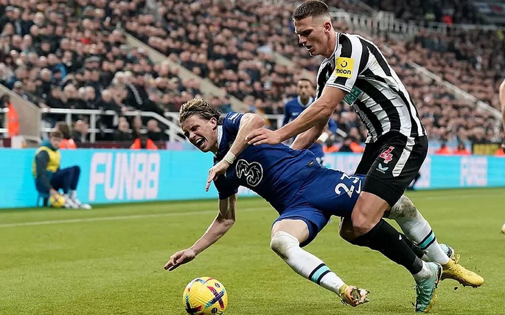 Newcastle đẩy Chelsea vào khủng hoảng, xây chắc tốp 3 Ngoại hạng Anh