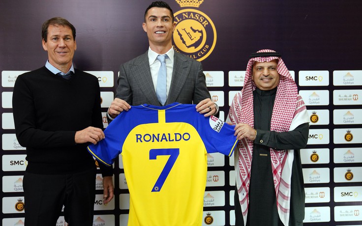 Cristiano Ronaldo tuyên bố sự nghiệp ở châu Âu đã kết thúc Cristiano Ronaldo tuyên bố sự nghiệp ở châu Âu đã kết thúc