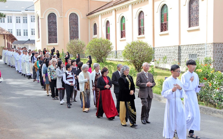 Nhà thờ Con Gà Đà Lạt ngưng đón khách tham quan, sinh hoạt đông người phòng nCoV