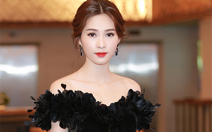Hoa hậu Đặng Thu Thảo đẹp bí ẩn với đầm nhung đen