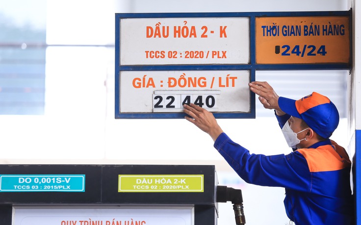 Giá xăng dầu hôm nay 2.10.2022: Xăng đứng trước cơ hội giảm mạnh