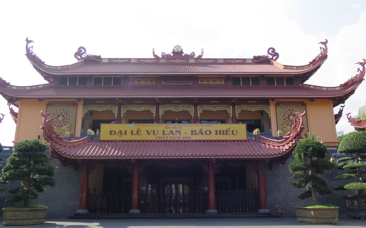 Tháng 7 âm lịch: Nhiều chùa ở TP.HCM vẫn phát quà dịp lễ Vu lan