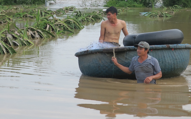 Lũ đe dọa 'thủ phủ' thanh long Bình Thuận