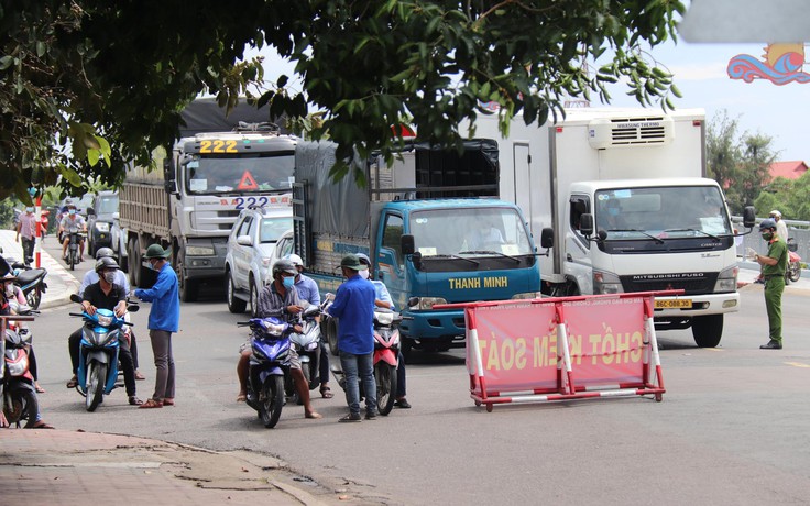 TP.Phan Thiết: Kiểm soát chặt người qua lại sông Cà Ty để phòng, chống dịch Covid-19