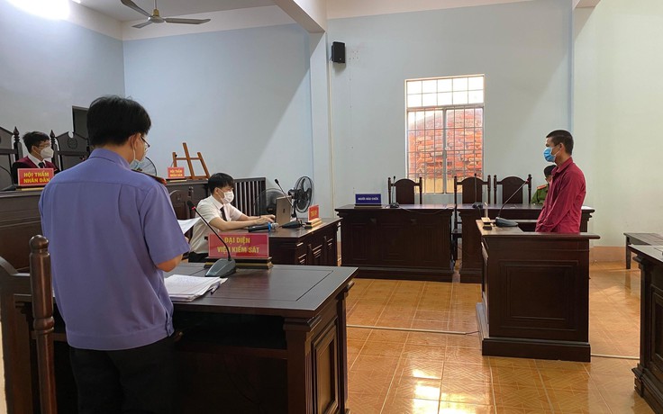 Bình Thuận: Chống người thi hành công vụ tại chốt phòng dịch Covid-19, lãnh 12 tháng tù
