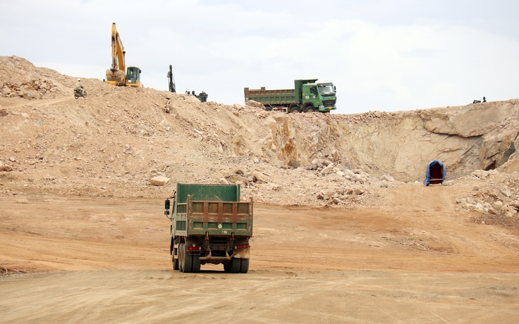 Bình Thuận: Cho khai thác thêm 3 mỏ đất, sỏi phục vụ cao tốc Vĩnh Hảo - Phan Thiết