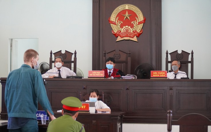 Bình Thuận: Cướp tài sản của đồng hương, một người Nga lãnh án 7 năm tù