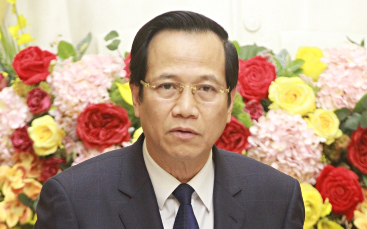 Bộ trưởng Đào Ngọc Dung: ‘Lương của tôi chuyển thẳng cho vợ kiểm soát càng tốt’