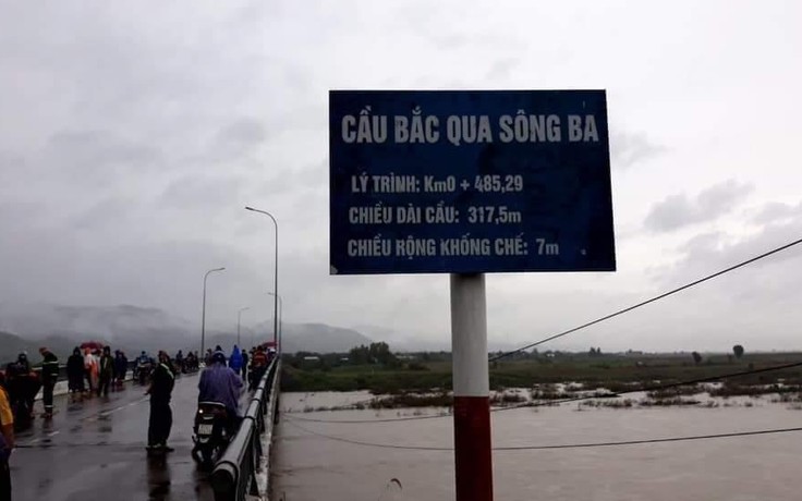 Gia Lai: Một học sinh bị nước cuốn trôi khi bơi qua sông Ba