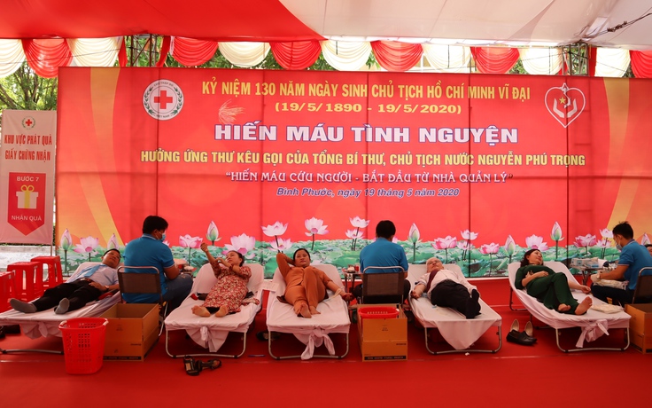 Bí thư, Chủ tịch tỉnh Bình Phước tham gia hiến máu
