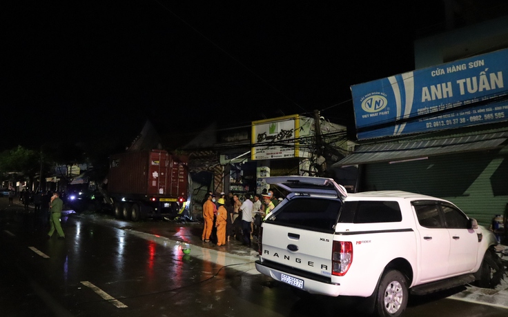 Tai nạn ở Bình Phước: Xe container 'đại náo' trên đường ĐT.741