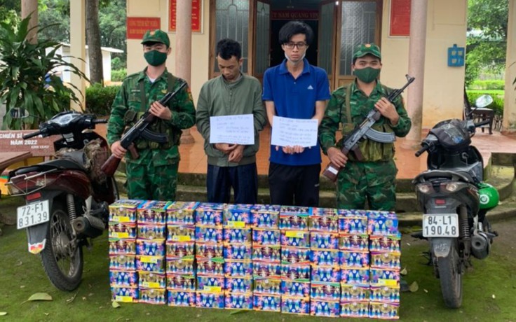 Bình Phước: Đến biên giới Campuchia mua 107 kg pháo nổ, trên đường vận chuyển thì bị bắt