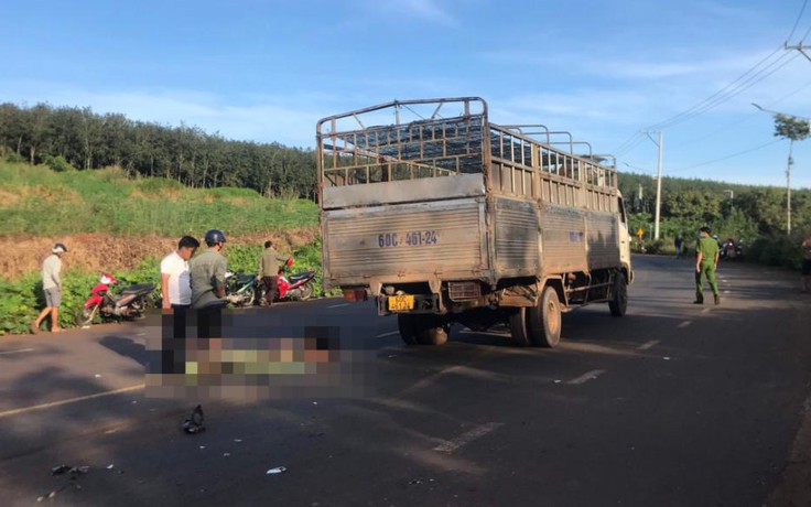 Bình Phước: Va chạm với xe tải, thiếu niên 15 tuổi tử vong tại chỗ