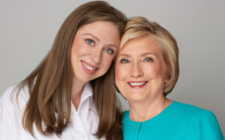 Cựu Ngoại trưởng Mỹ Hillary Clinton và con gái sản xuất phim