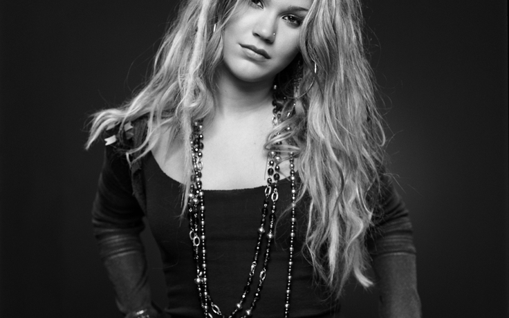 Nghệ sĩ đoạt giải Grammy Joss Stone tham gia Gió mùa 2015