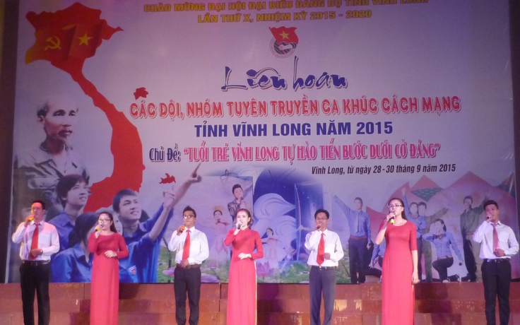 Trên 400 bạn trẻ tham gia Liên hoan ca khúc cách mạng