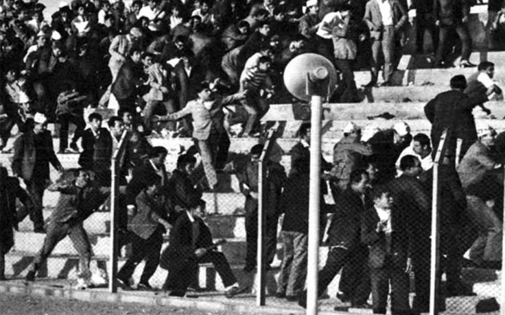 Thảm họa trên sân bóng: Trận hỗn chiến tang thương ở Ataturk