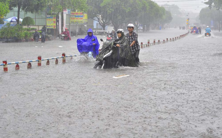 Bí thư Đồng Nai: Khoan xây trụ sở mới, dồn tiền chống ngập lụt