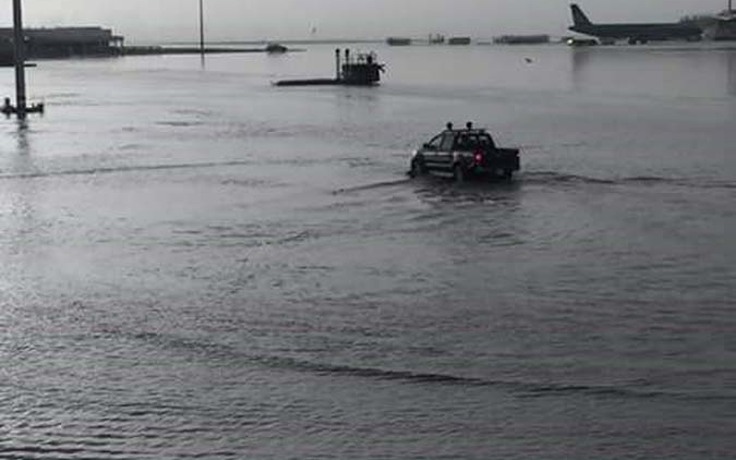 Sân bay Tân Sơn Nhất lại ngập