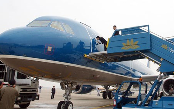 Hai máy bay Vietnam Airlines bị chim va vào động cơ