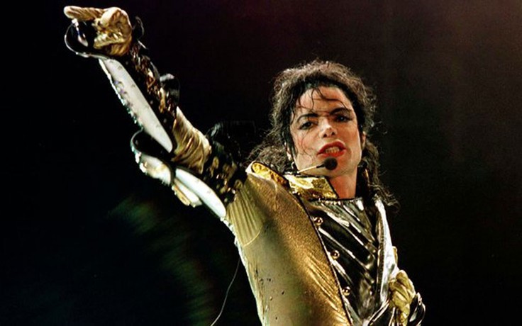Michael Jackson dẫn đầu các ngôi sao quá cố kiếm tiền nhiều nhất