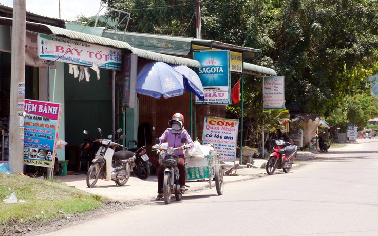 Mọt tràn vào nhà dân