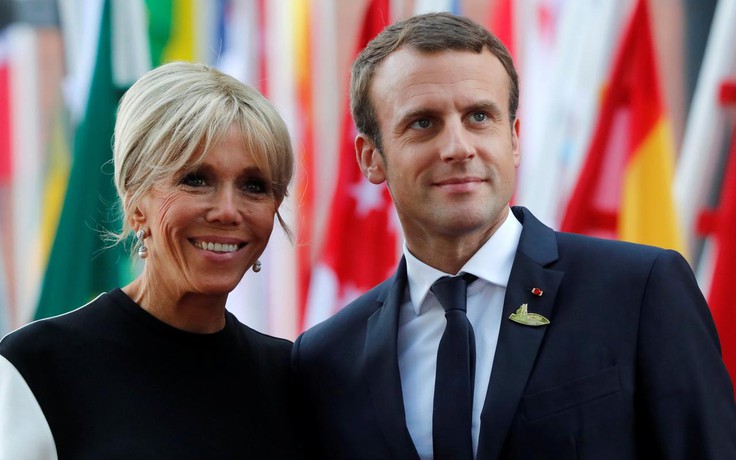 Tổng thống Pháp rút kế hoạch trao chức đệ nhất phu nhân cho vợ