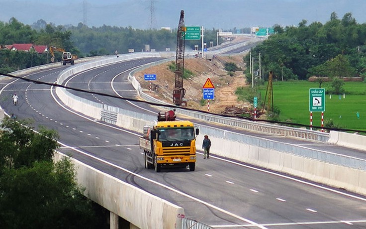 Đề nghị dừng lưu thông xe quá 10 tấn trên cao tốc Đà Nẵng - Quảng Ngãi