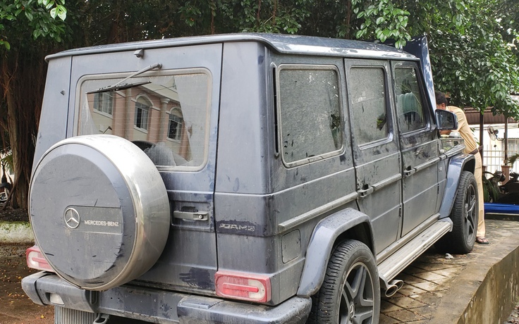 Chủ 'siêu xe' Mercedes-Benz G55 AMG mang biển số quân đội đến công an làm việc