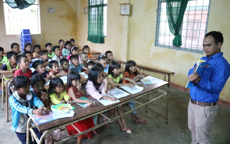 Lớp học tiếng Anh miễn phí ở buôn làng