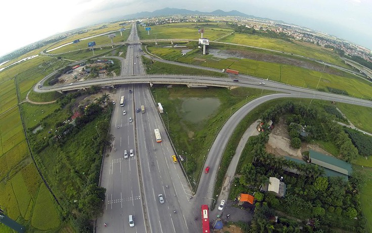 ‘Lệch pha’ đầu tư cao tốc