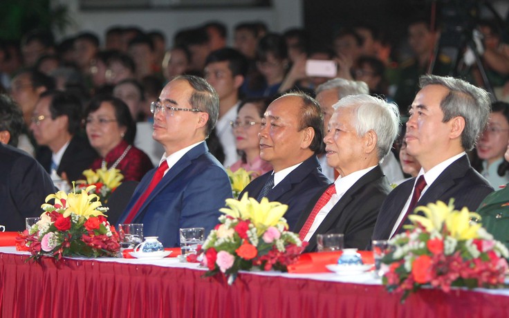 Cầu truyền hình “Hồ Chí Minh - Sáng ngời ý chí Việt Nam”