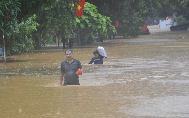 Mưa lũ, sạt lở đất ở Hà Giang làm 5 người chết