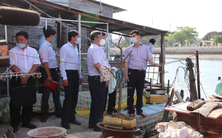 Bình Thuận: Tìm chỗ ở mới cho người dân khu 'nhà chồ' ven sông Cà Ty