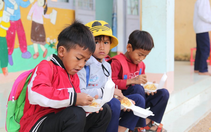 Bao giờ mới có 'máy tính cho em' ?