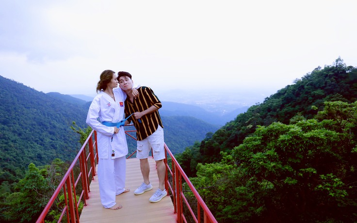 Ngắm ảnh cưới lạ mắt của cặp đôi tài sắc hoa khôi điền kinh - ‘hotboy’ karatedo Việt Nam