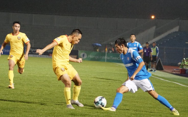 Hồng Lĩnh Hà Tĩnh ‘đá văng’ Than Quảng Ninh khỏi tốp 3 V-League