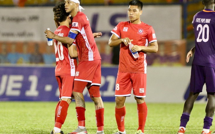 Bảng xếp hạng vòng 4 V-League 2021: Quật ngã đội Bình Dương, CLB Hải Phòng san sẻ ngôi đầu với Đà Nẵng