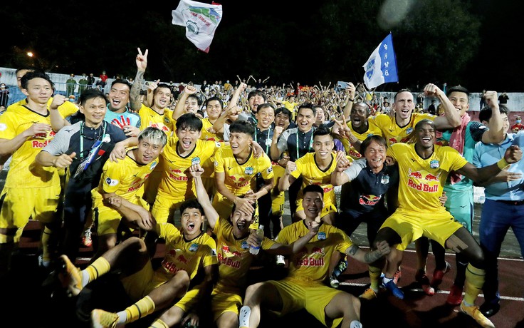 Bảng xếp hạng vòng 7 V-League 2021: Quảng Ninh, Đà Nẵng bám sát HAGL